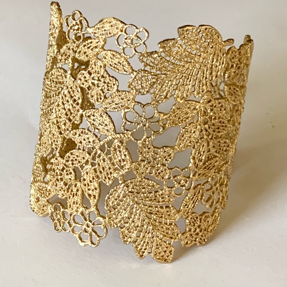 Stella & Dot Jewelry - Stella & Dot Chantilly lace cuff